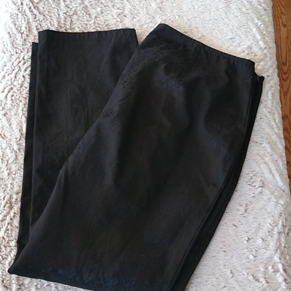 Inspired Cropped Pants - Picture 12 of 12